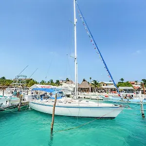  Botel Walk Barefoot To Beach! Private Sailboat At North End, Queen Bed, En-suite Bath, Ac